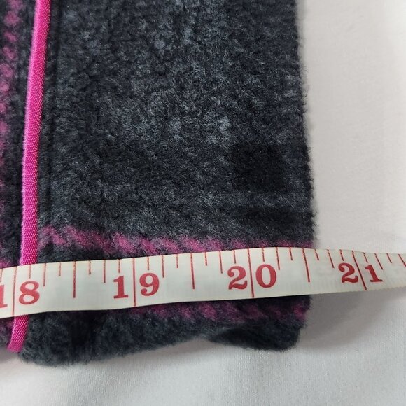 Vera Wang Fleece Cardigan Plaid XL
Lot H - Picture 6 of 6